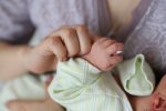 Семьям новорожденных на «новогоднюю» выплату в 5 тысяч нужно заявиться до 31 марта