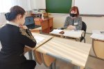Девятиклассники сдают устный экзамен по русскому языку