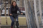 Муравленковцы отправились на работу на велосипедах