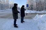Жители Муравленко обращают внимание на уборку снега во дворах