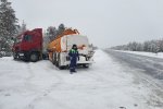 Сотрудники ГИБДД  Муравленко помогают водителю на трассе