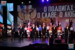 Муравленковские артисты поздравили жителей с праздником