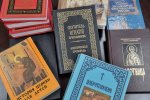 Городской храм передал более 500 книг детям Донбасса