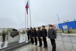 Новая учебная неделя в школах города началась с поднятия флага России