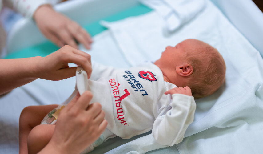 «Факел Ямал» дарит подарки новорождённым северянам