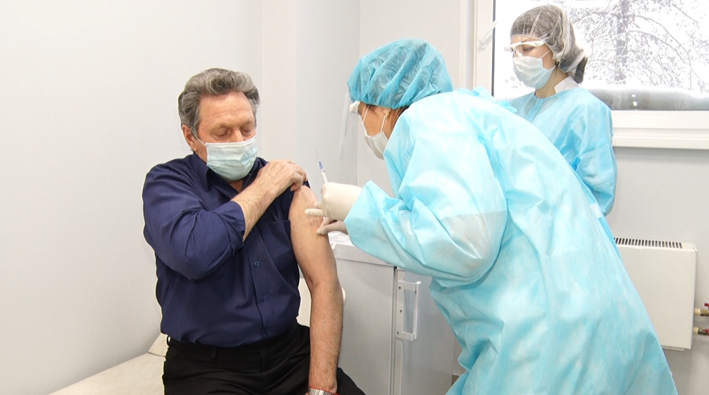 В Муравленко формируют список ожидания на вакцинацию