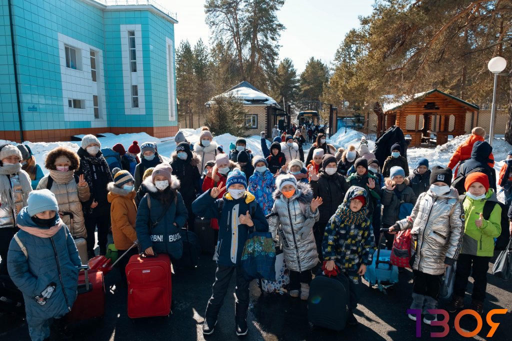 Юные муравленковцы отправились в детские лагеря Тюменской области