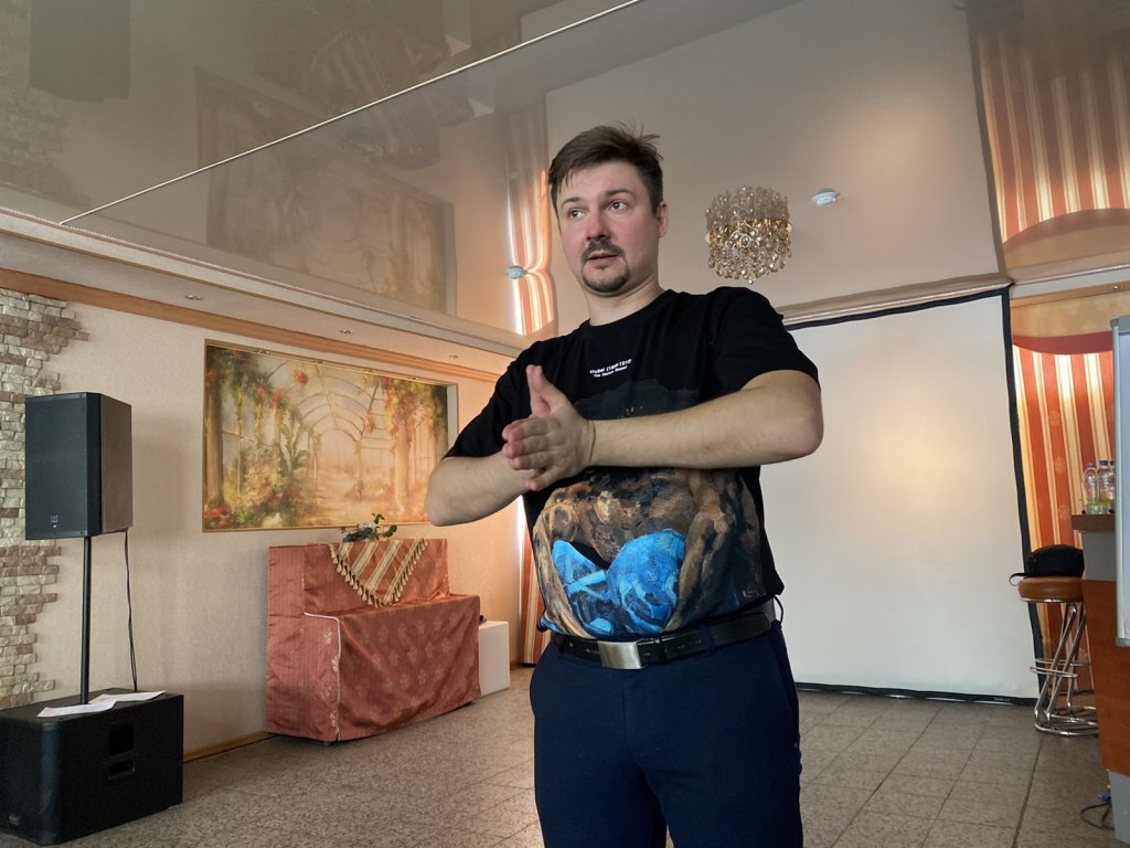 Мастер-класс по психологии на форуме «КОДРЭД» проводит Иван Притуляк