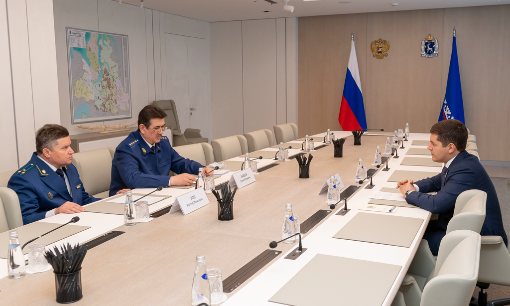 Дмитрий Артюхов провел рабочую встречу с новым прокурором Ямала
