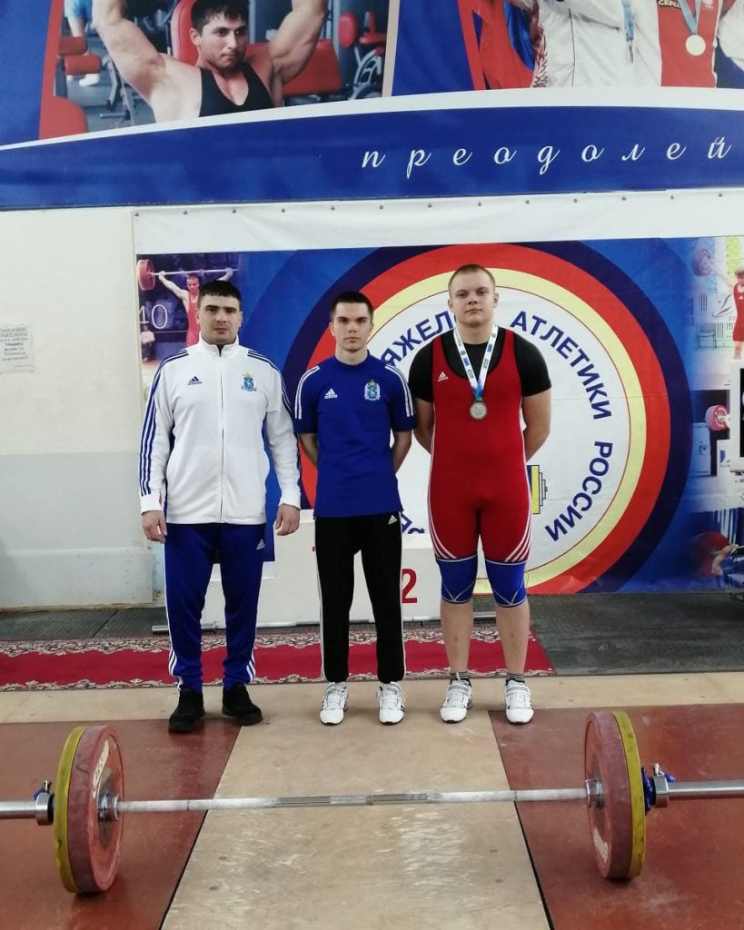 Кирилл Плотников – призер чемпионата и первенства УрФО по тяжелой атлетике