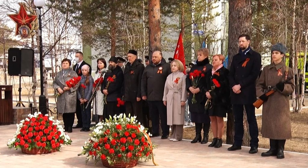 У Памятного знака прошёл торжественный митинг