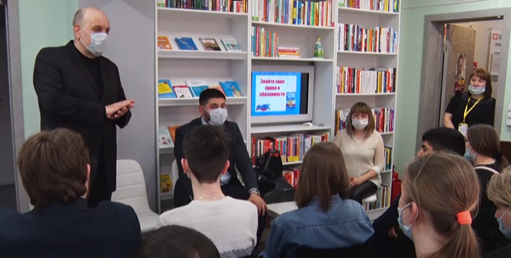 Студенты колледжа встретились с выборменами