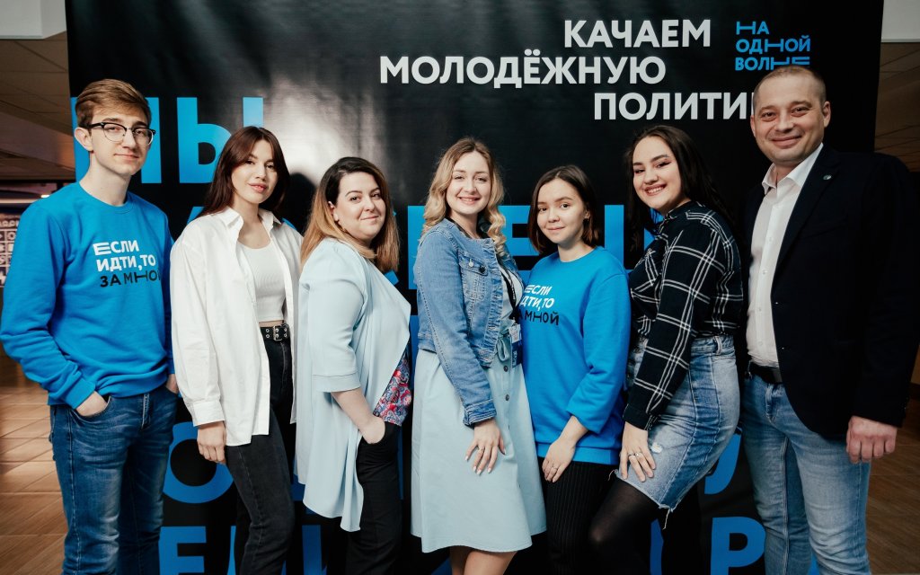 Муравленковцы участвуют в окружном конкурсе «На одной волне»