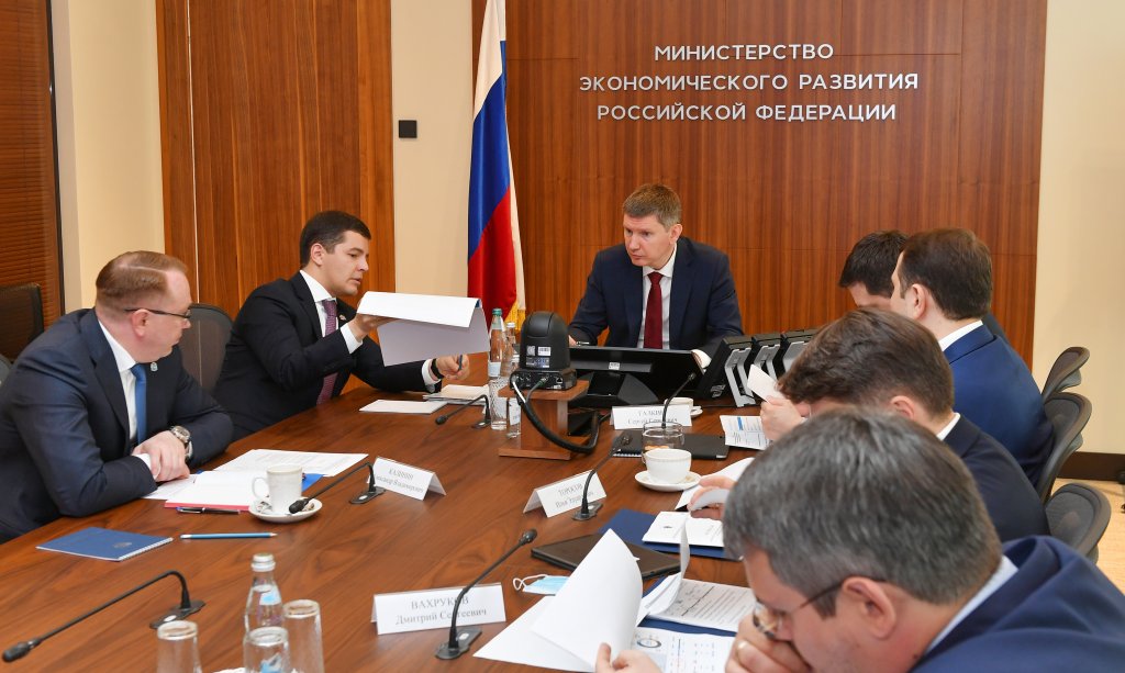 Дмитрий Артюхов обсудил с министром экономического развития России строительство Северного широтного хода