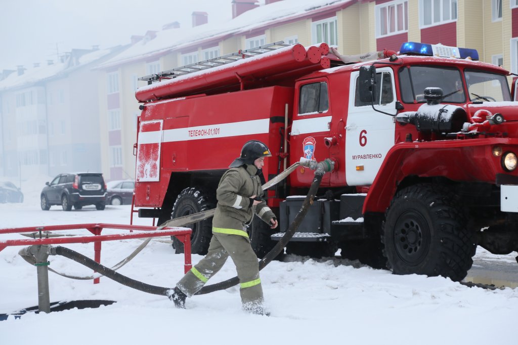 Ямальских пожарных обеспечили новой экипировкой