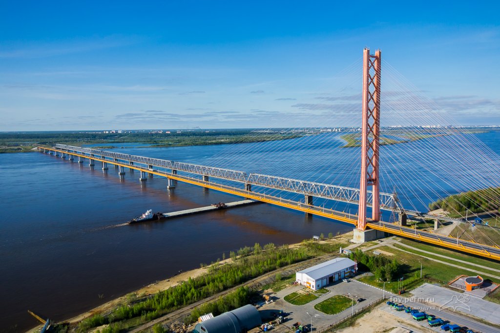 Движение по мосту в районе Сургута временно перекроют