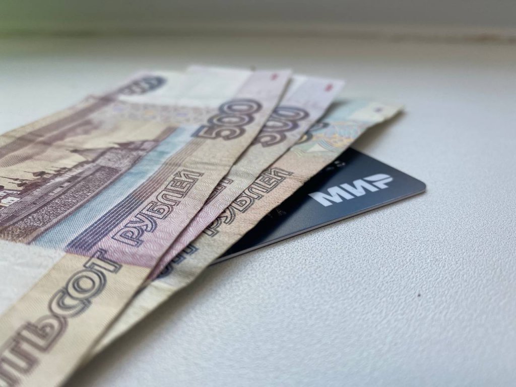 Не сообщила о трудоустройстве. Жительница Муравленко 7 лет незаконно получала пособия