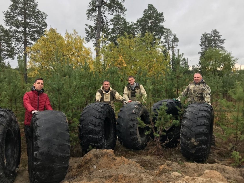 Представители профильных служб очистили несанкционированную свалку