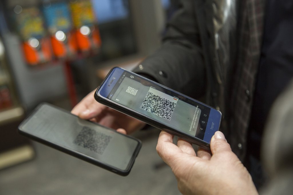 Ямальцев пригласили обсудить законопроекты о QR-кодах