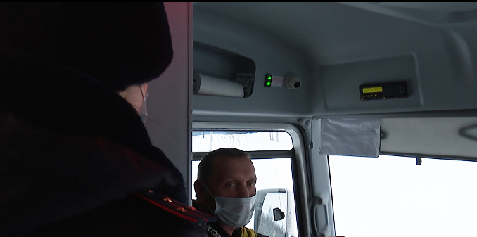 ГИБДД проверила, как соблюдаются правила перевозки пассажиров