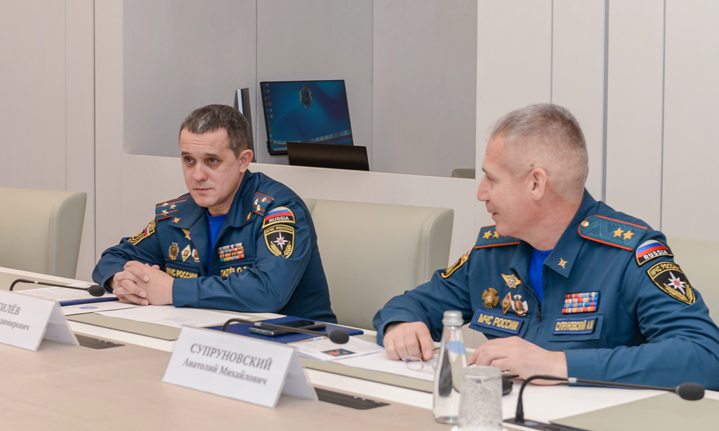 Губернатор и руководитель МЧС ЯНАО обсудили приоритетные задачи