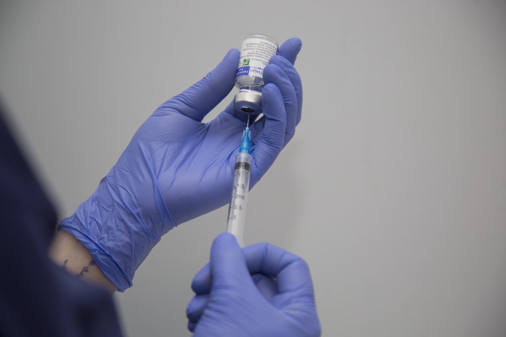 Полную вакцинацию от COVID-19 прошли более 9 тысяч муравленковцев
