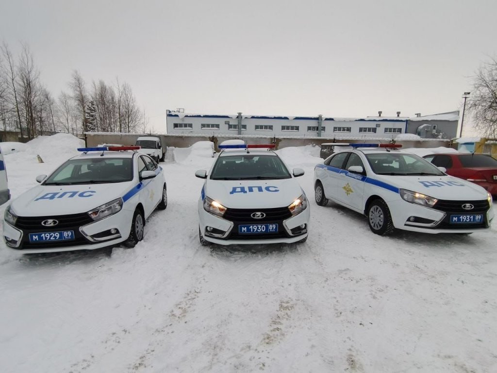 Госавтоинспекция Муравленко получила новые автомобили Lada Vesta   Муравленко 24