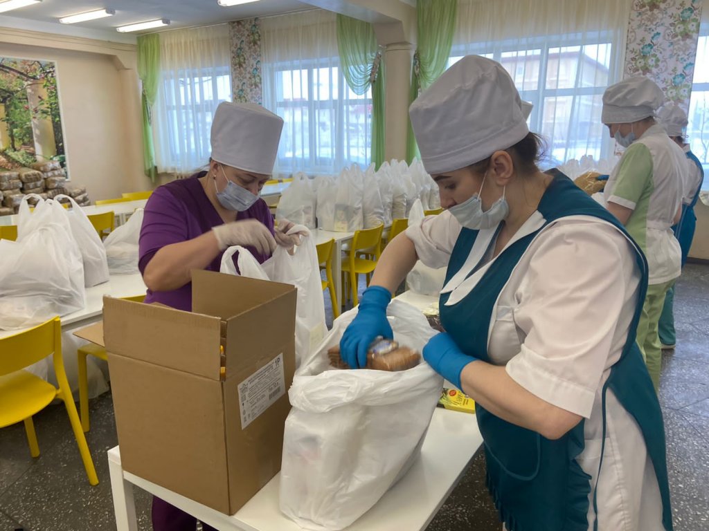 В Муравленко вновь выдадут продуктовые наборы детям на удалёнке