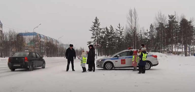 ЮИДовцы поздравили автолюбителей с Днём защитника Отечества