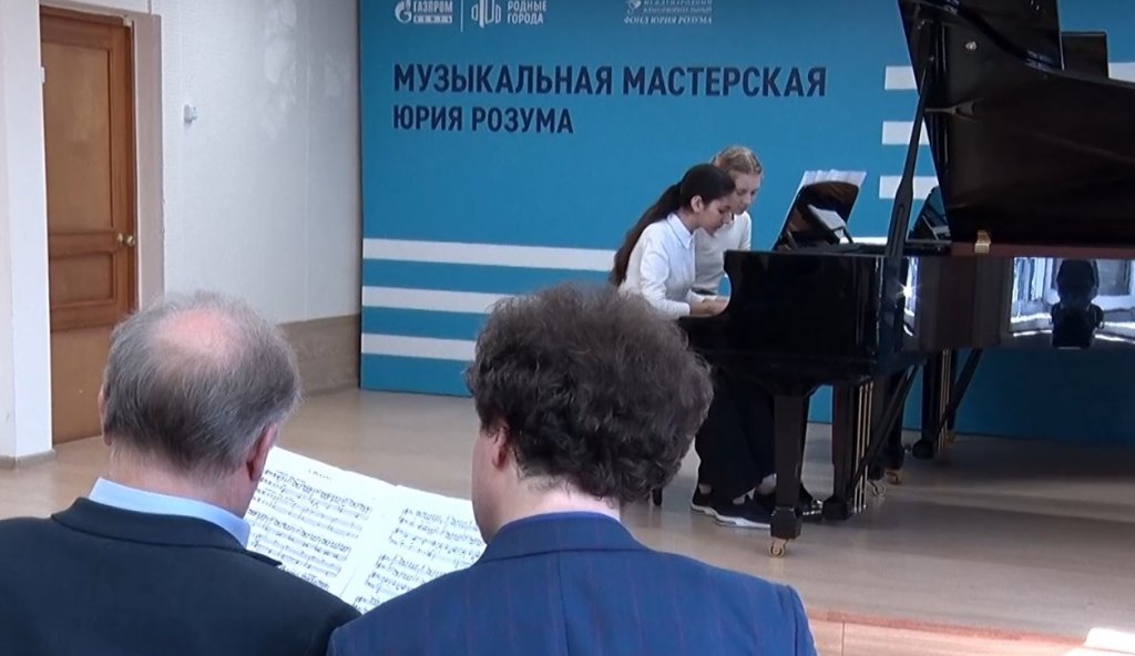 Именитые музыканты провели мастер-классы для муравленковцев