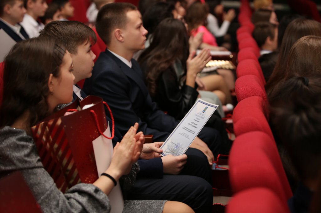 На Ямале будут развивать систему нематериальной поддержки одарённых детей