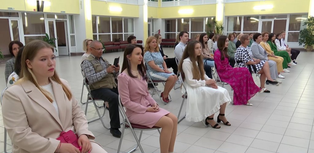 Выпускникам лицея вручили золотые медали