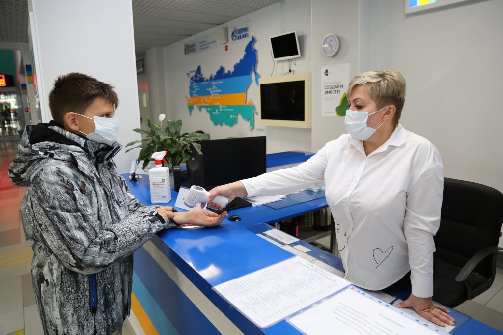Роспотребнадзор отменил все ограничения по COVID-19