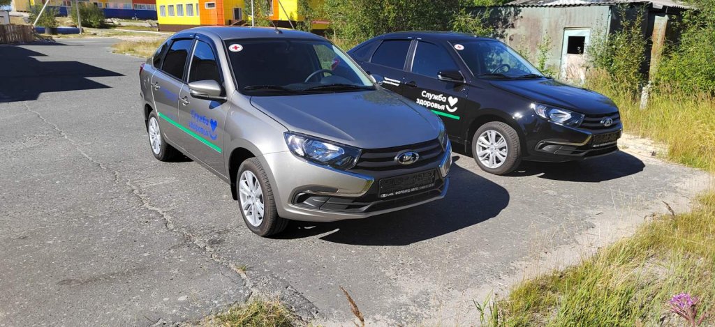 Городская больница получила два новых автомобиля