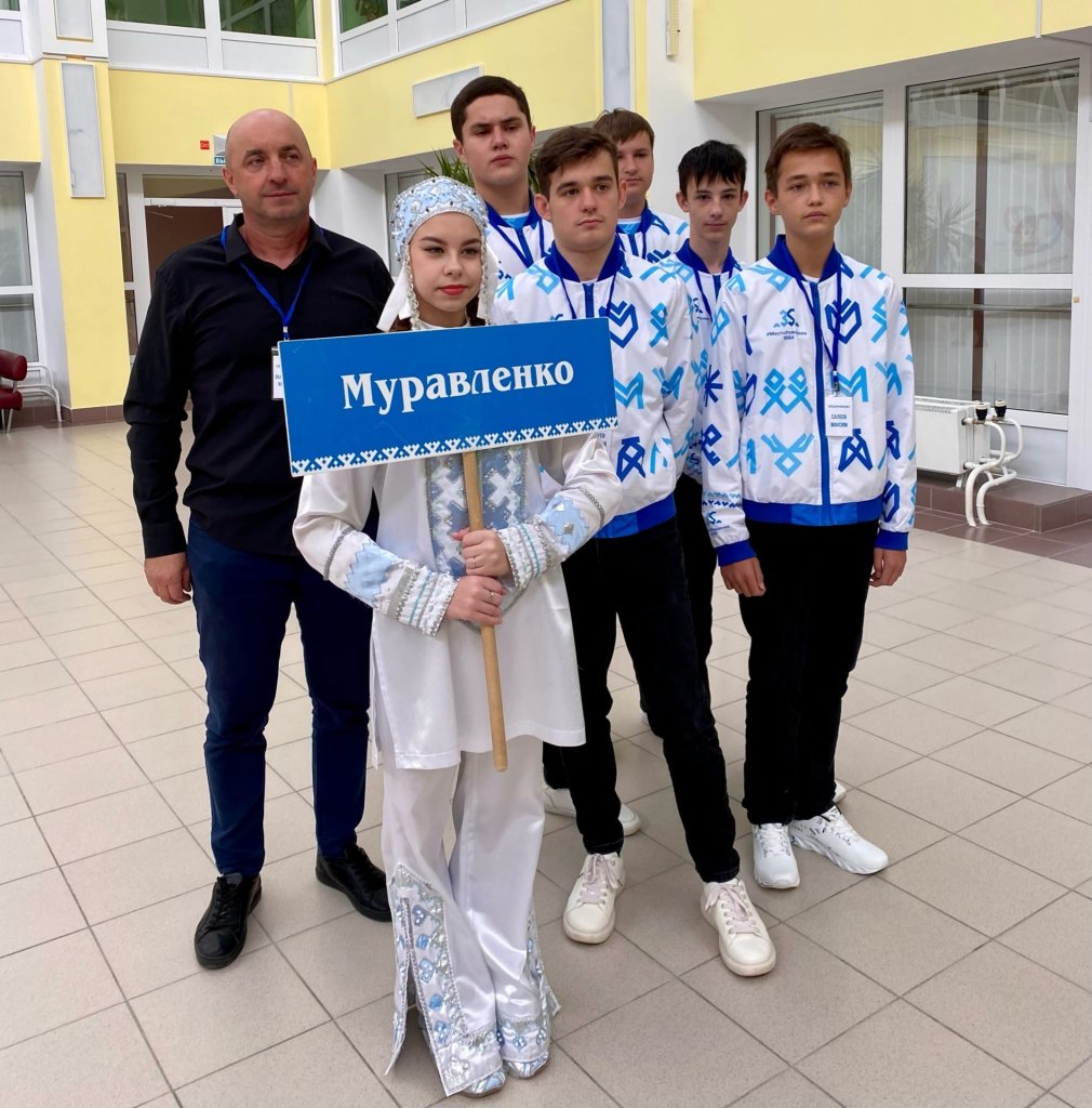 В Муравленко проходят окружные соревнования по автомобильному многоборью