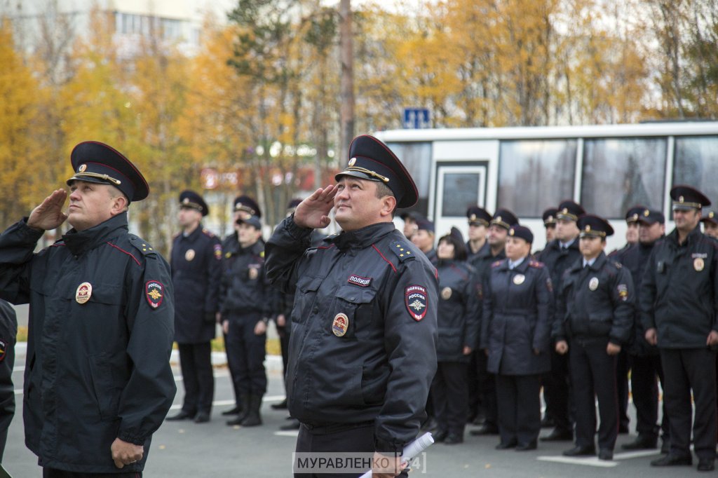 В Муравленко состоялся гарнизонный развод полиции