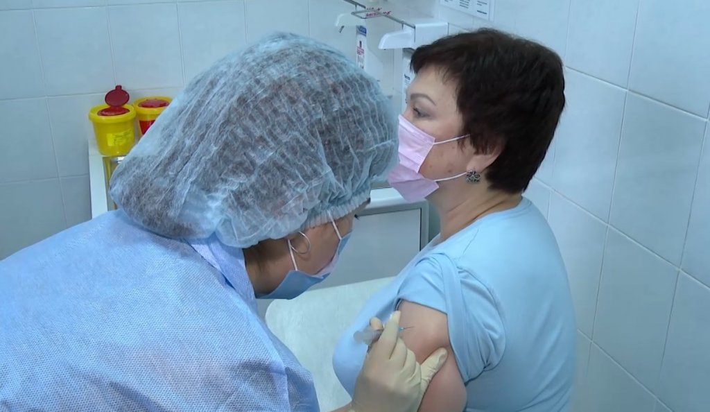 Назальную вакцину от COVID-19 получили уже 69 человек