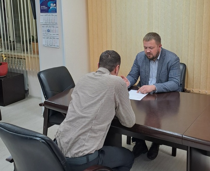 На вопросы муравленковцев ответил советник ямальского уполномоченного по правам ребёнка