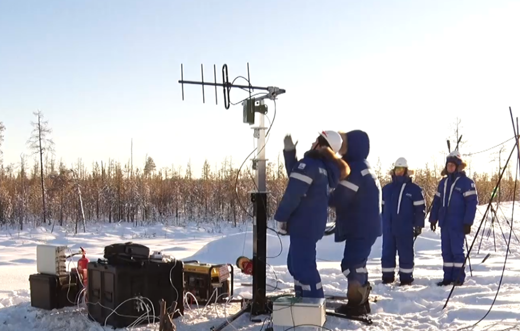 Нефтяники провели учения по восстановлению каналов связи