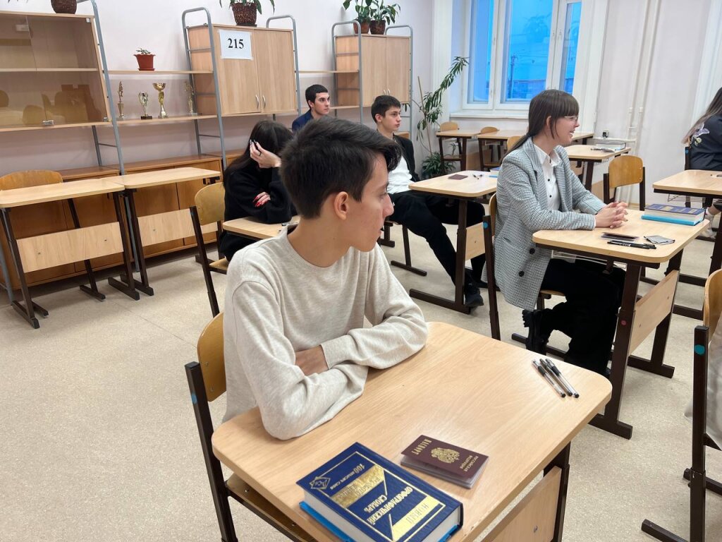 169 выпускников написали итоговое сочинение