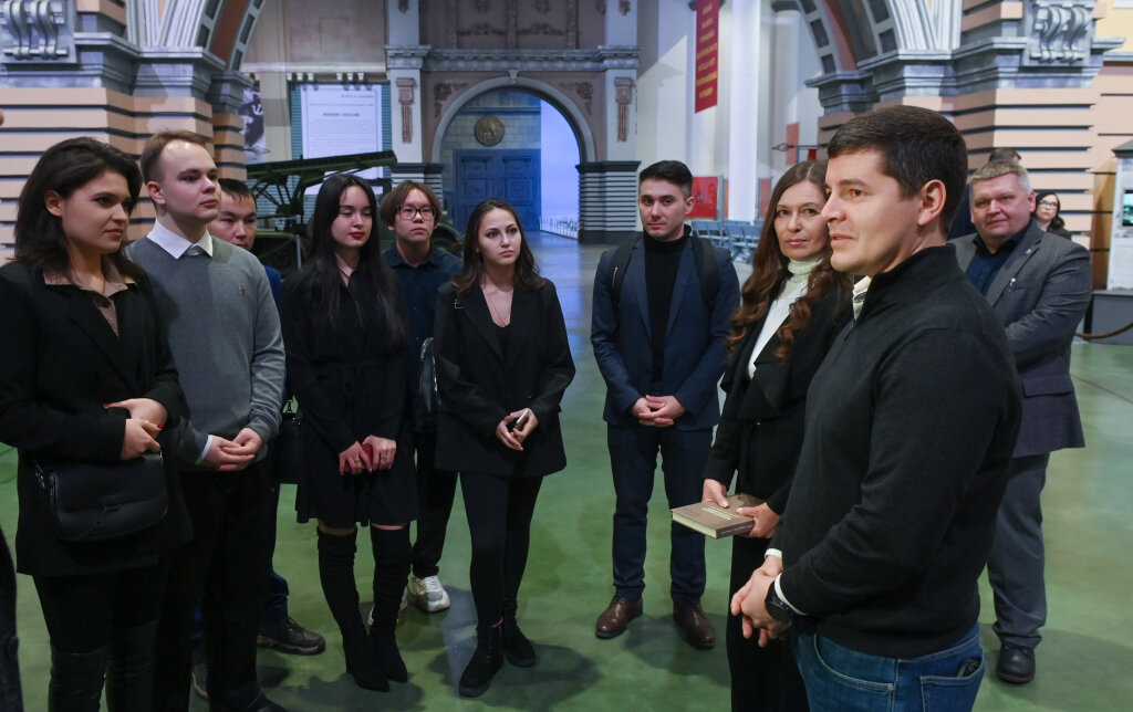 Дмитрий Артюхов встретился с ямальскими студентами в Санкт-Петербурге