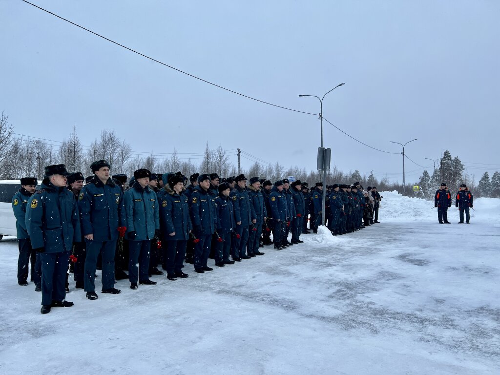 Огнеборцы почтили память своих сослуживцев