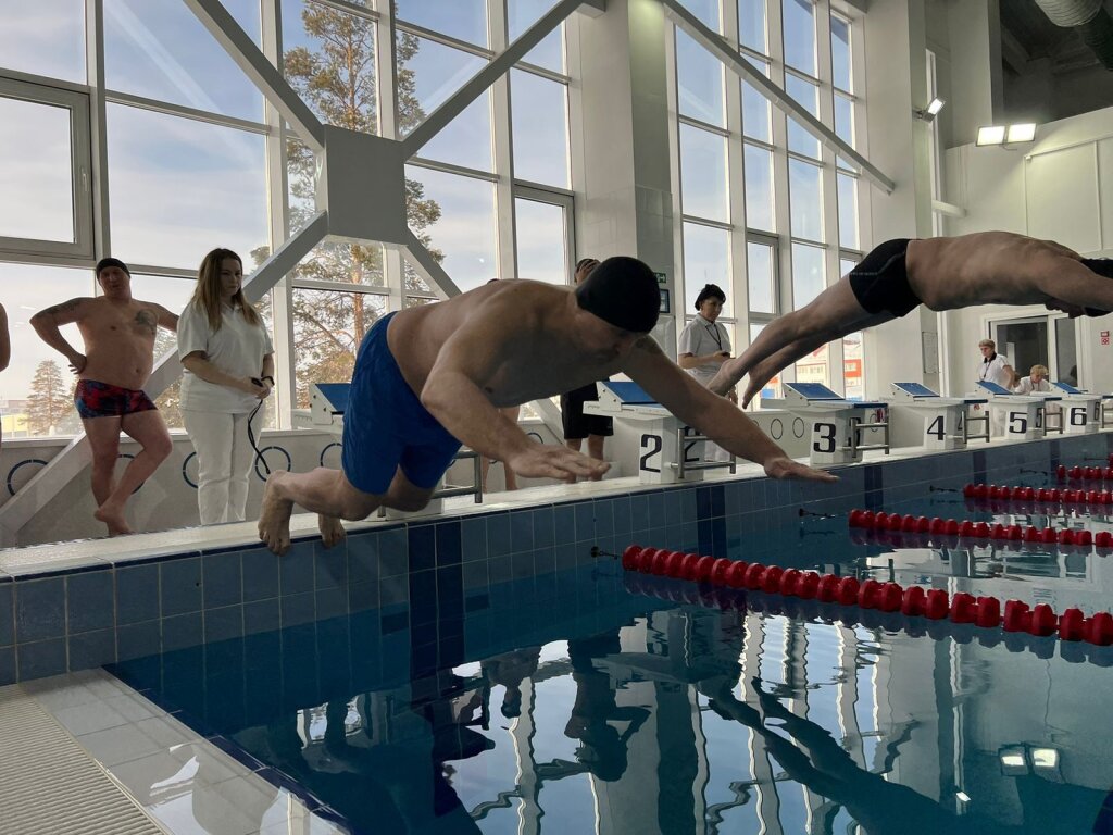 Нефтяники – победители соревнований по плаванию