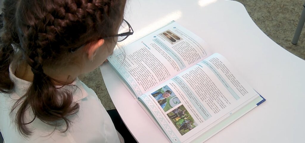 Школьники изучают историю Ямала по новым учебникам