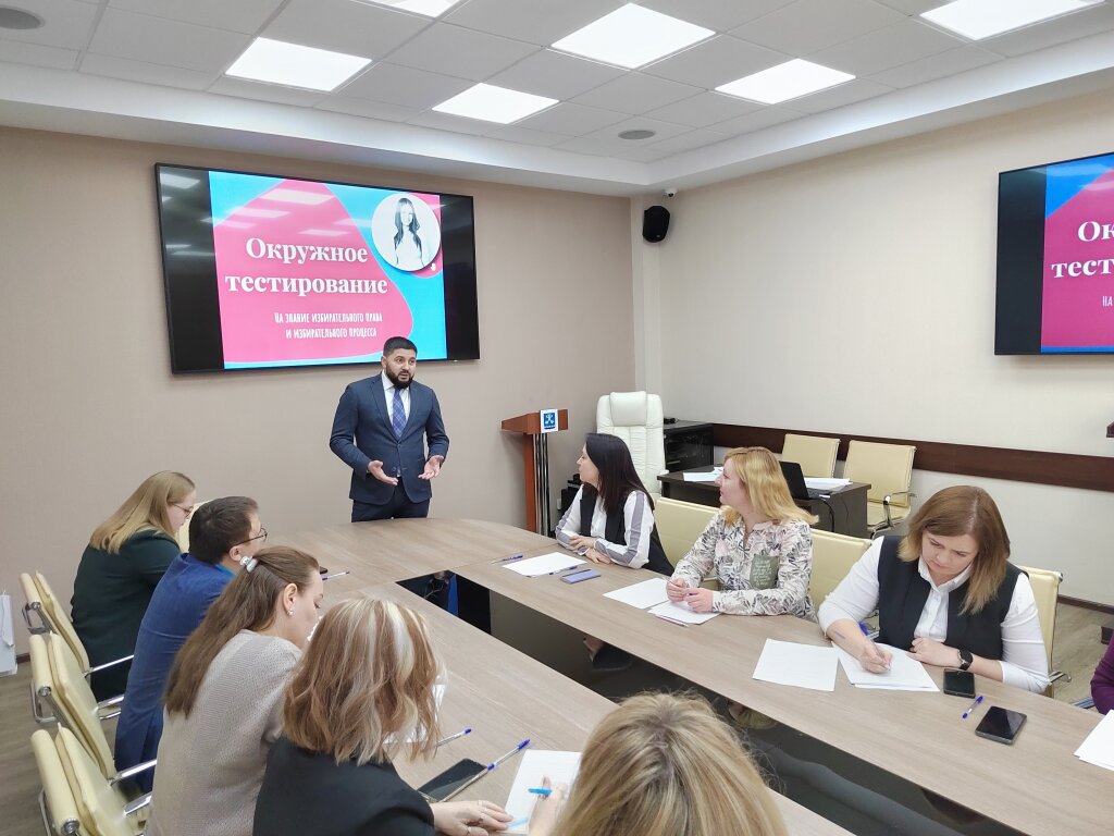 Муравленковцы – призеры окружного тестирования по вопросам избирательного права