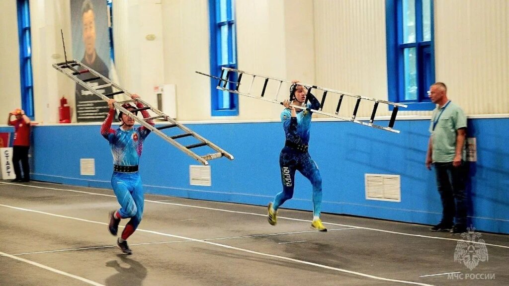 Сборная Ямала – в числе лидеров Межрегиональных соревнований по пожарно-спасательному спорту
