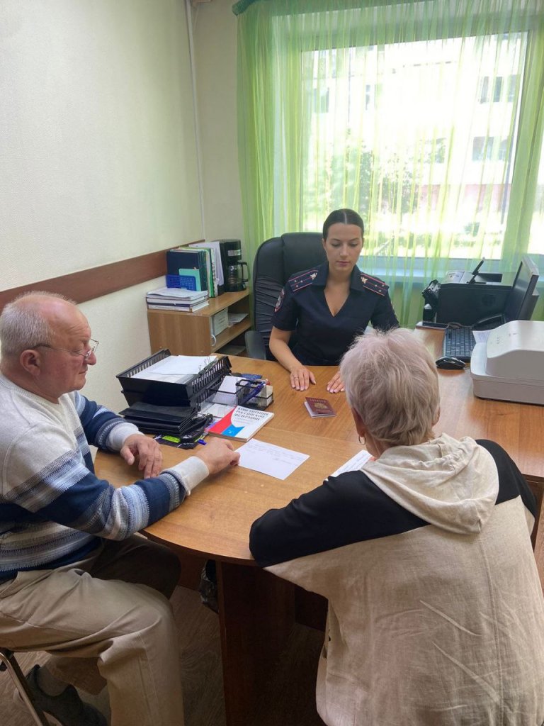 Полицейские проводят встречи с населением