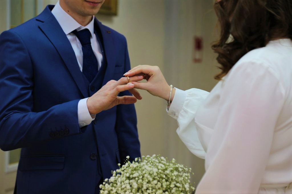 Срок действия сертификата молодожёнам продлят до года