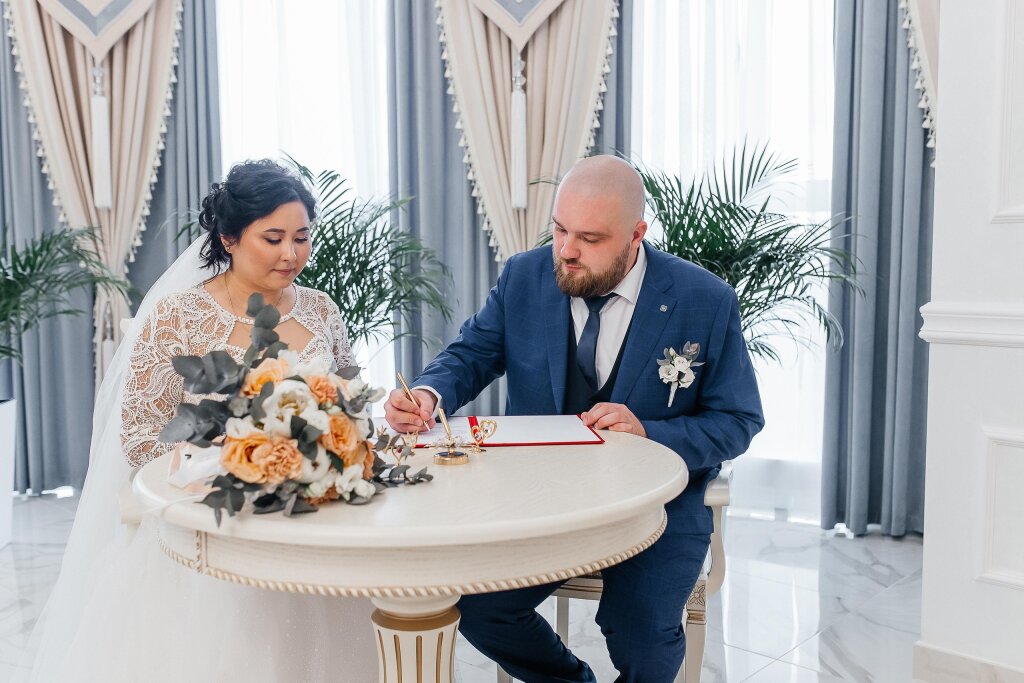 В Муравленко зарегистрировали сотый брак