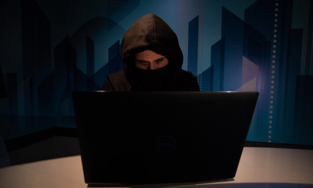 Аферисты продолжают зарабатывать на доверчивости граждан